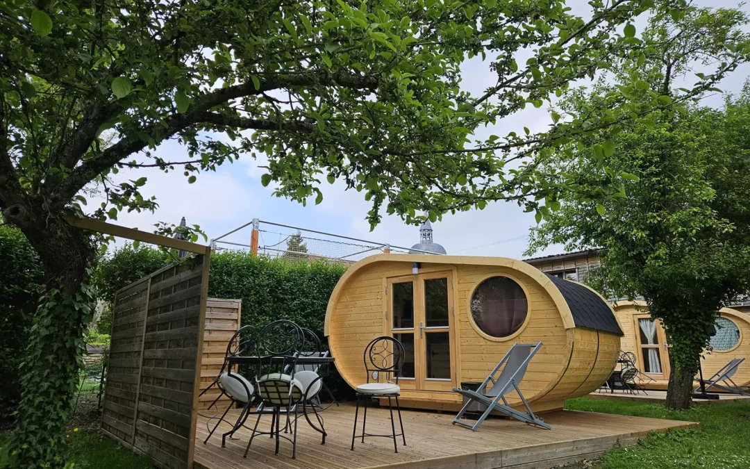 Vue extérieure d'un P'tit Nid, hébergement insolite Lac Amance