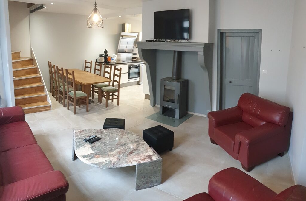 Gîte au Village Salon comp