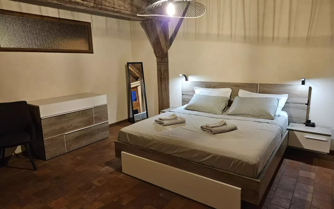 Chambre lit double au gîte à Troyes