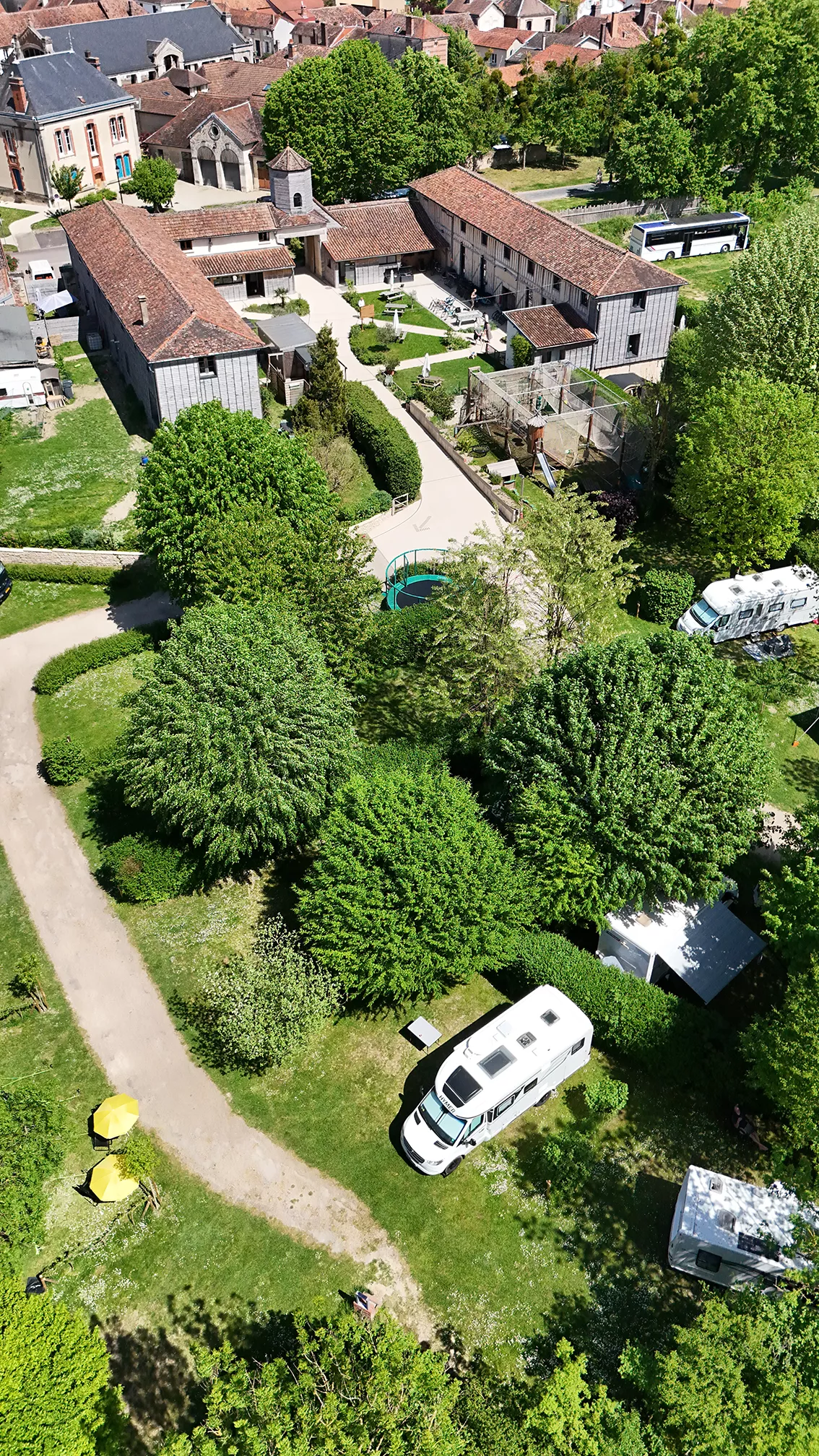 vue dessus camping depuis arriere
