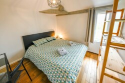 Chambre double au grand gîte familial au Domaine Le Colombier