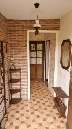 Entrée du gîte rétro familial au Domaine Le Colombier