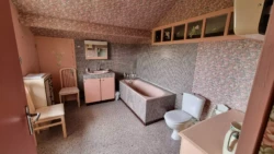 Salle de bain au gîte rétro familial au Domaine Le Colombier