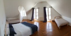 Chambre lit double et deux lits simples du gîte Bourellerie à Lusigny sur Barse